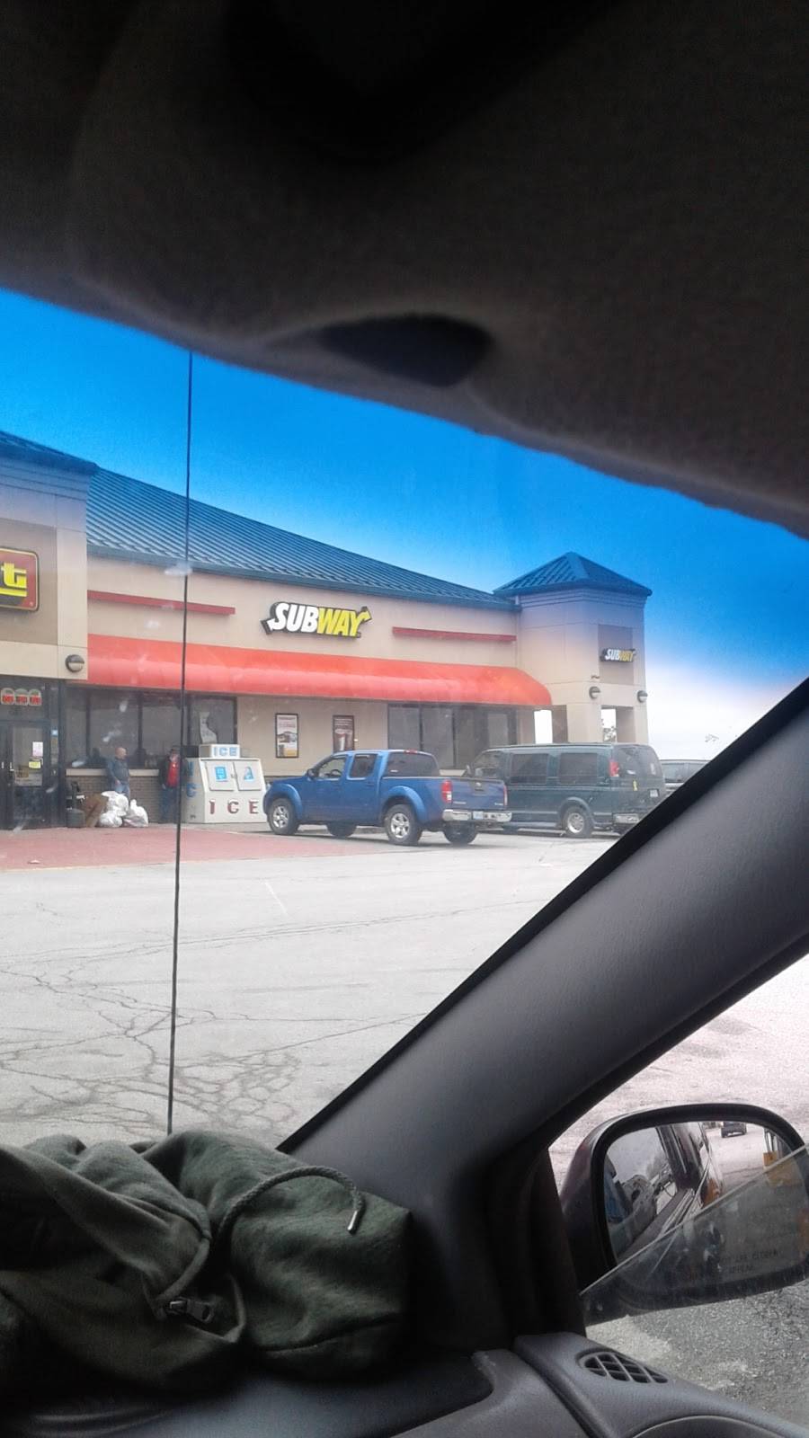 Subway | meal takeaway | 6676 MO-13, Higginsville, MO 64037, USA | 6605846660 OR +1 660-584-6660