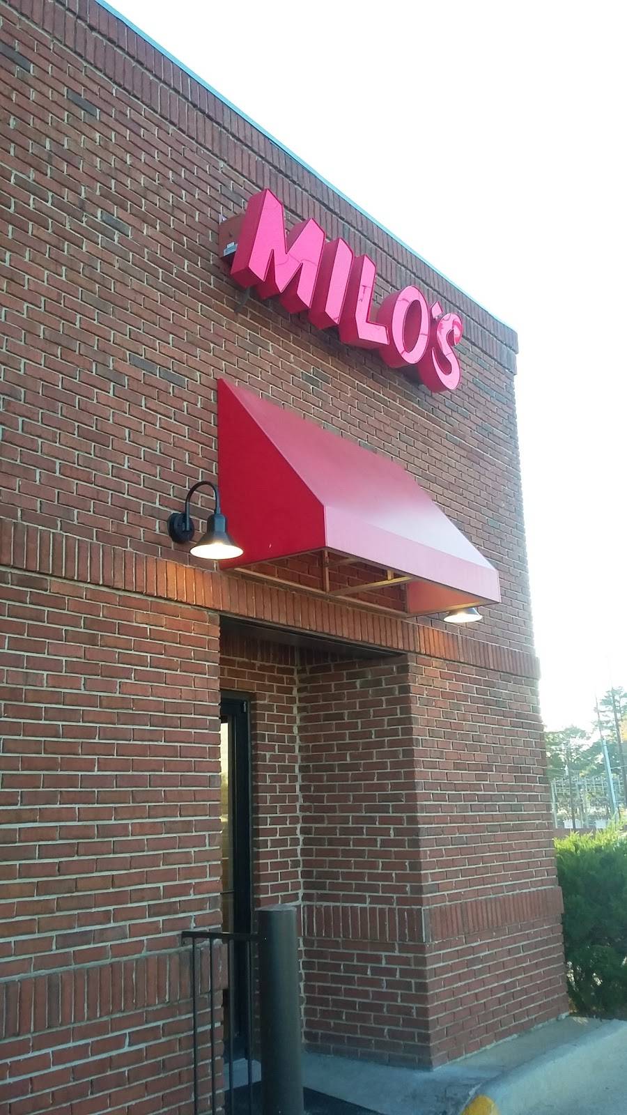 Milos Hamburgers | restaurant | 2057 Village Dr, Moody, AL 35004, USA | 2056404885 OR +1 205-640-4885