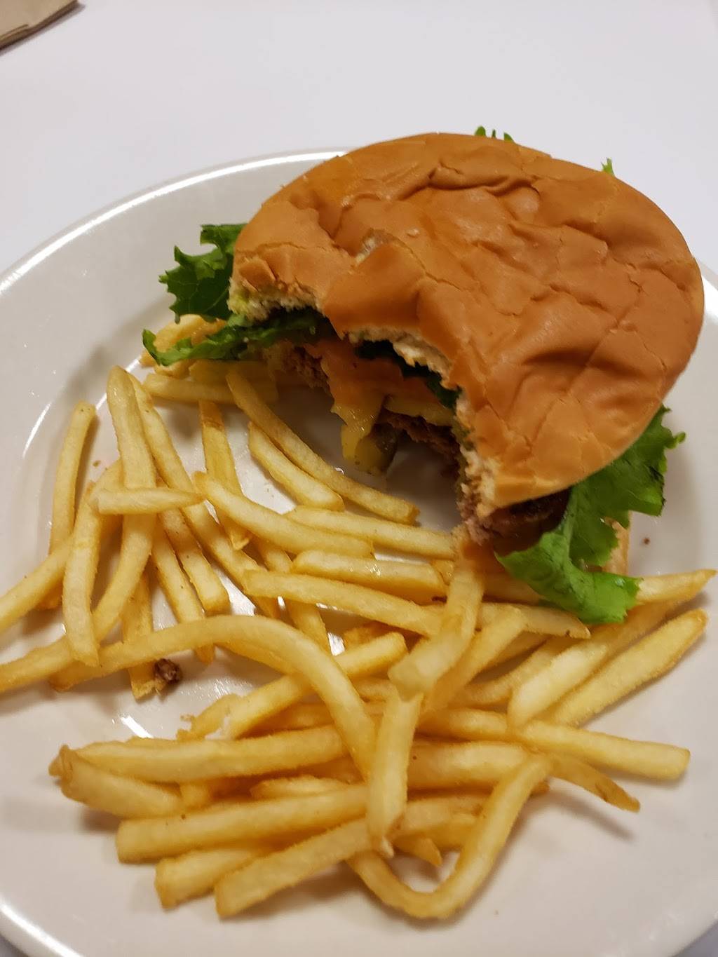 Steak n Shake | restaurant | 2205 E Grapevine Mills Cir, Grapevine, TX 76051, USA | 9727242260 OR +1 972-724-2260