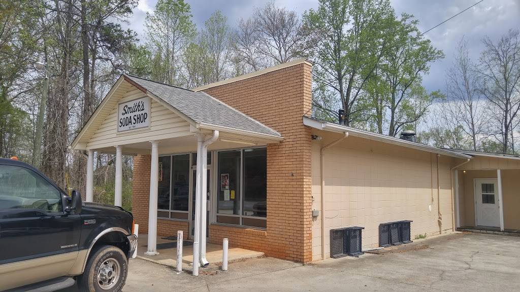 Smiths Soda Shop | restaurant | Blairsville Hwy, Cleveland, GA 30528, USA | 7068652605 OR +1 706-865-2605