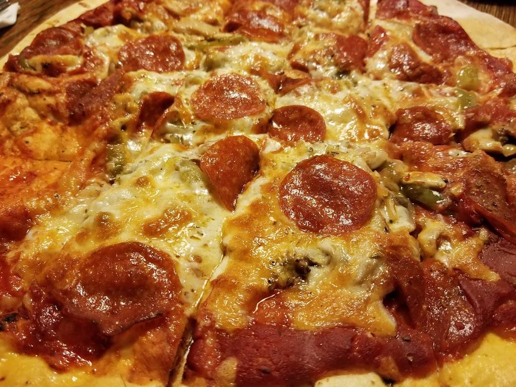 Skyway Pizza | restaurant | 1351 Broadway Ave, New Johnsonville, TN 37134, USA | 9315352242 OR +1 931-535-2242