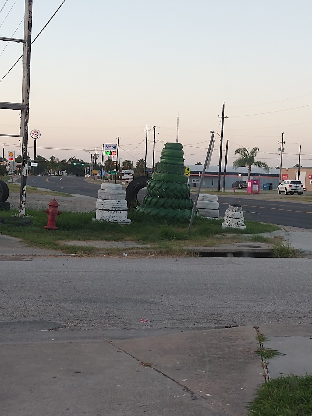 Dairy Queen | restaurant | 523 N Alamo St, Refugio, TX 78377, USA | 3615264614 OR +1 361-526-4614