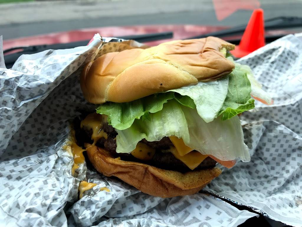 Rallys | restaurant | 1034 E Bullard Ave, Fresno, CA 93710, USA | 5592619472 OR +1 559-261-9472