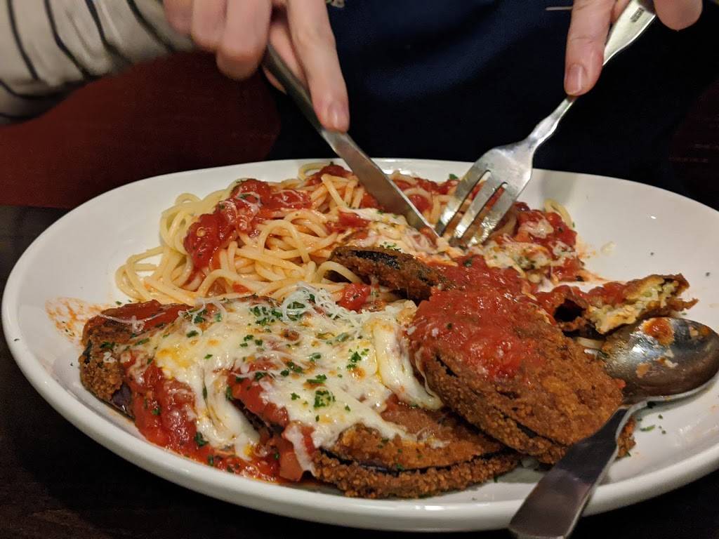 Olive Garden Italian Restaurant | meal takeaway | 1401 S Interstate 35, Georgetown, TX 78626, USA | 5126884235 OR +1 512-688-4235