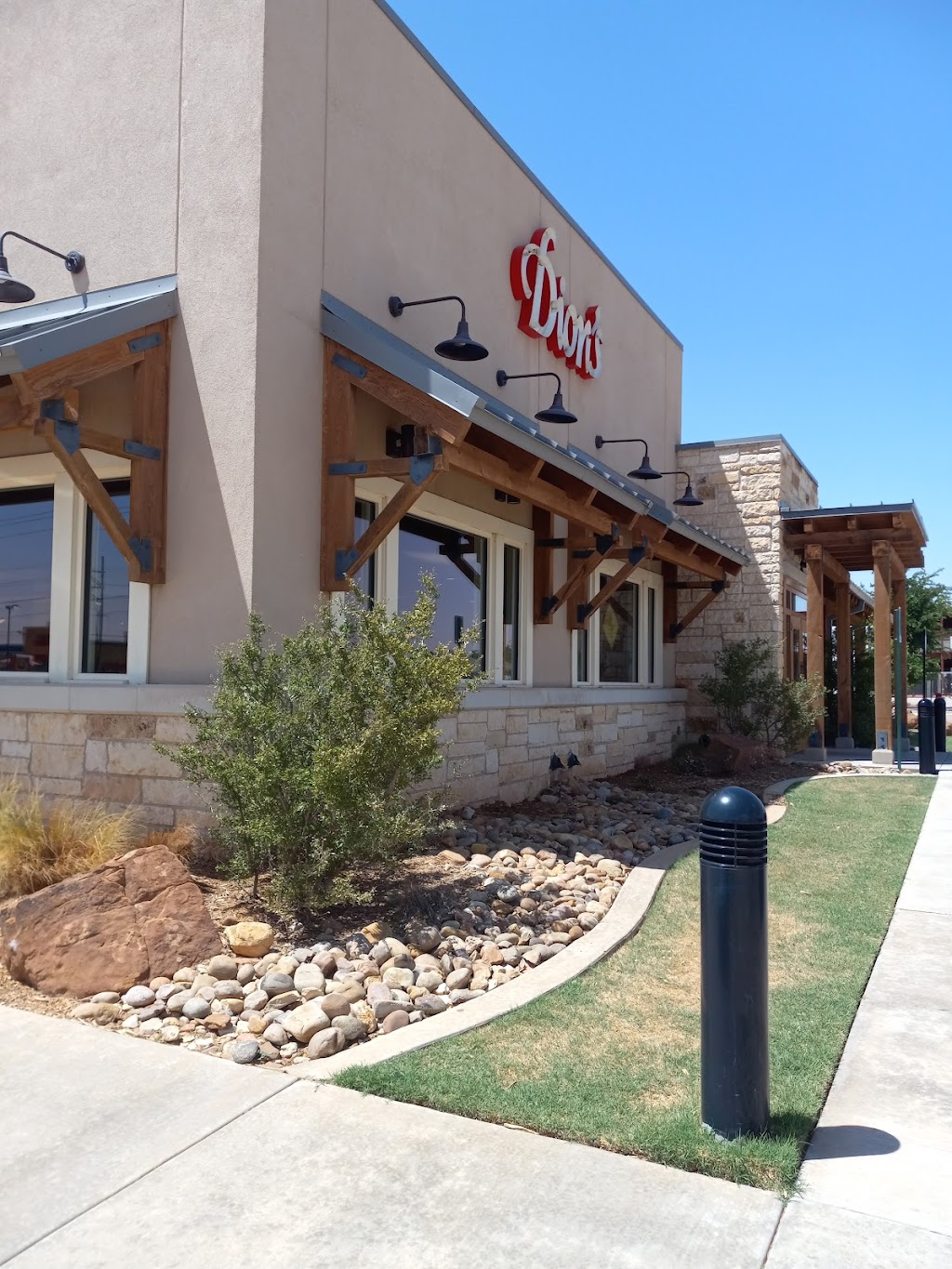 Dions | restaurant | 6410 82nd St, Lubbock, TX 79424, USA | 8067474800 OR +1 806-747-4800