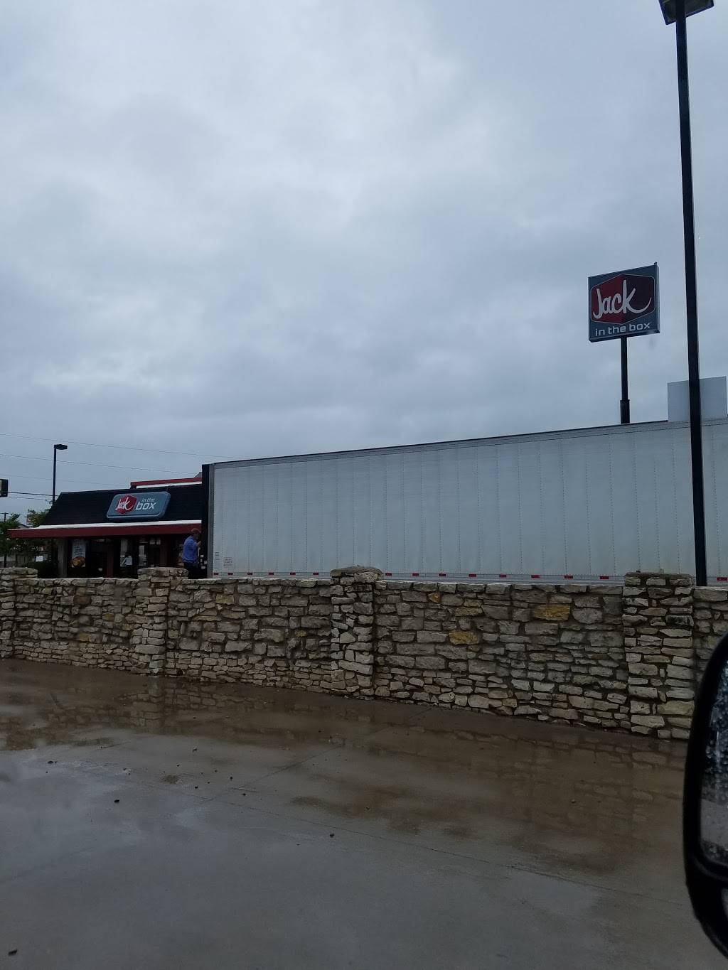 Jack in the Box | restaurant | 2008 E Hubbard St, Mineral Wells, TX 76067, USA | 9403255561 OR +1 940-325-5561