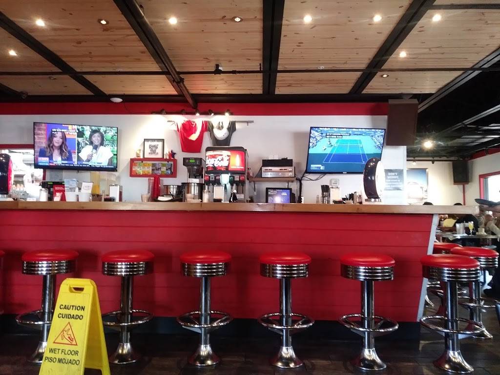 Fill-Up with Billups | restaurant | 100 Caillavet St, Biloxi, MS 39530, USA | 2282073345 OR +1 228-207-3345