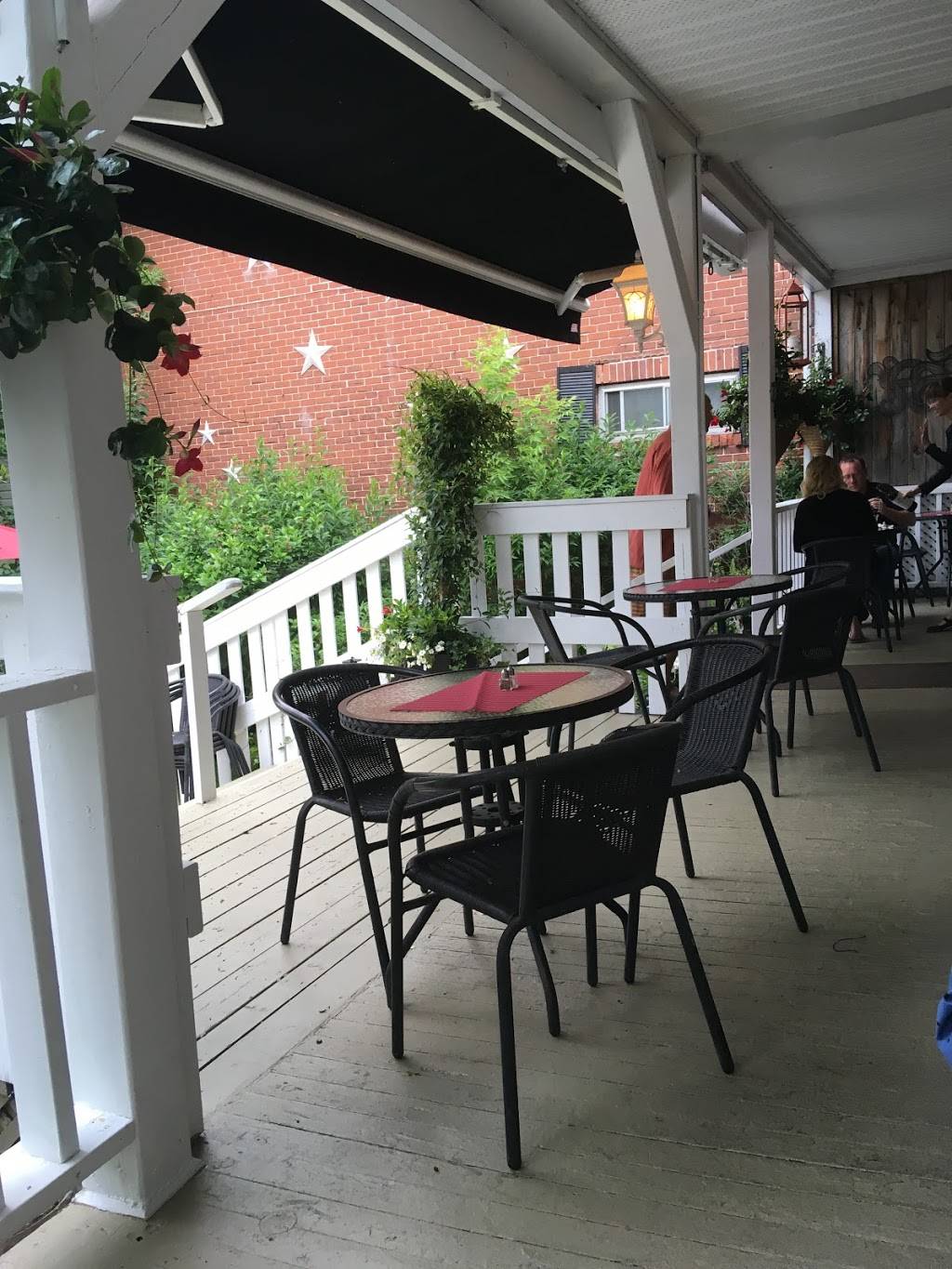 Resto Pub BordEaux | restaurant | 53A Rue Sainte-Anne, Sainte-Anne-de-Bellevue, QC H9X 1L5, Canada | 5145051159 OR +1 514-505-1159