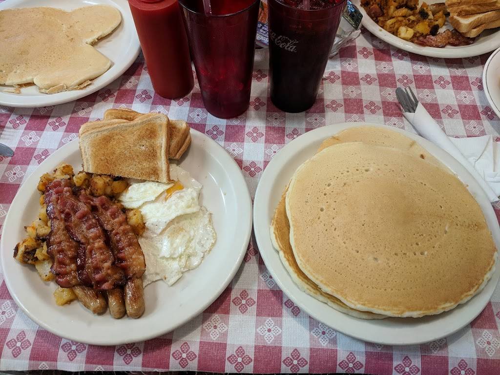 Beth's Family Dining 107 Main St, Monson, MA 01057, USA