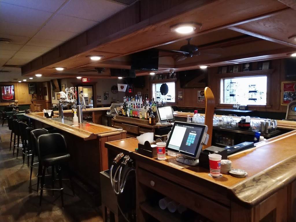 Skis All American Pub | restaurant | 1001 W State St, Sycamore, IL 60178, USA | 8158999018 OR +1 815-899-9018