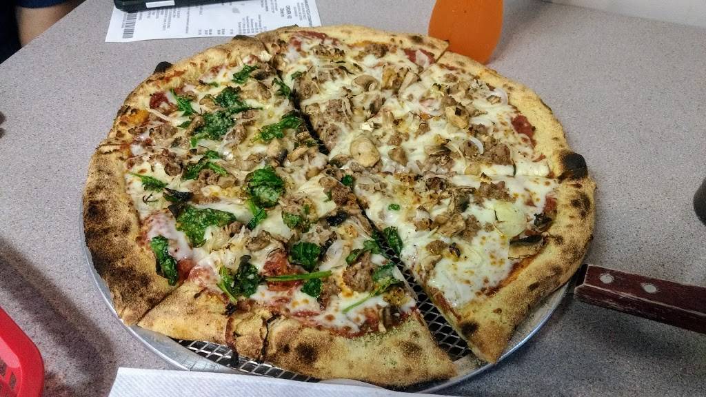 EBs Milwaukee Pizza Company | restaurant | 309 W Main St, Waukesha, WI 53186, USA | 2623494249 OR +1 262-349-4249