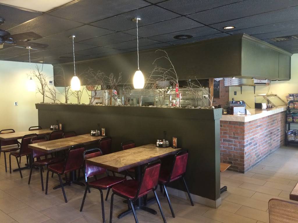 Vitos Pizza | restaurant | 5840 Chestnut St, Zionsville, PA 18092, USA | 6109662021 OR +1 610-966-2021