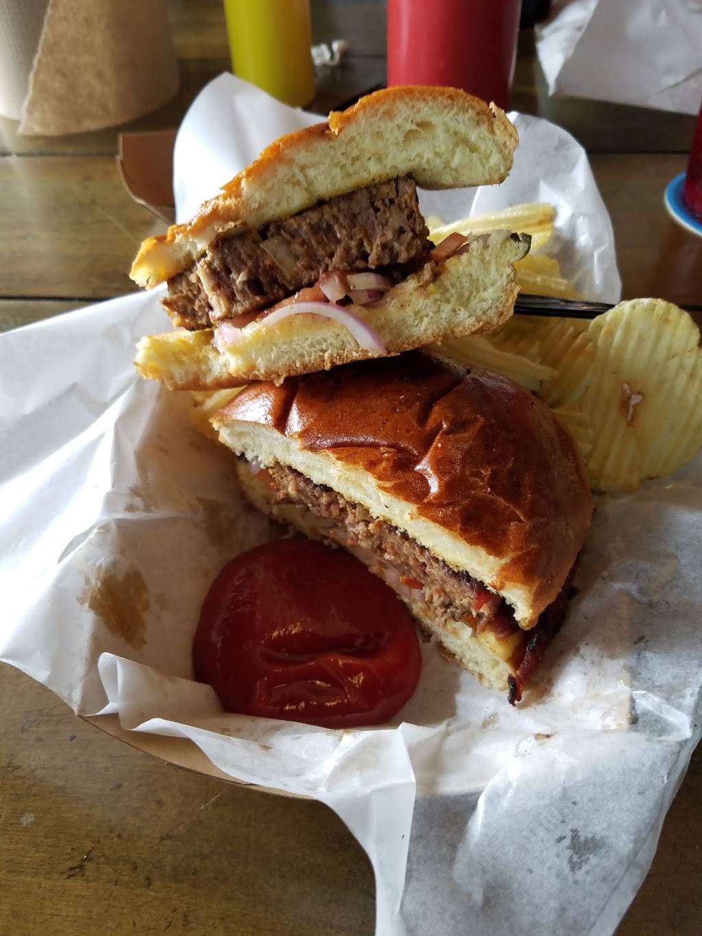 Fat Dans Carmel | restaurant | 840 W Main St, Carmel, IN 46032, USA | 3179933330 OR +1 317-993-3330