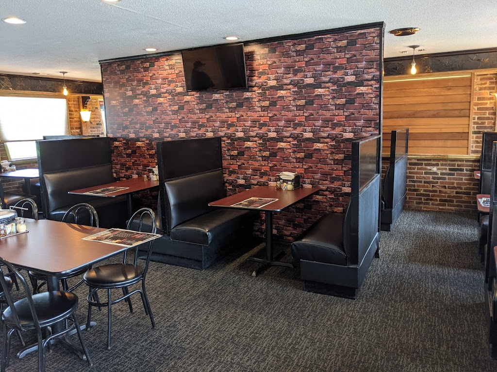Chads’s Pizzeria | restaurant | 3215 Georgia St, Louisiana, MO 63353, USA | 5737546011 OR +1 573-754-6011