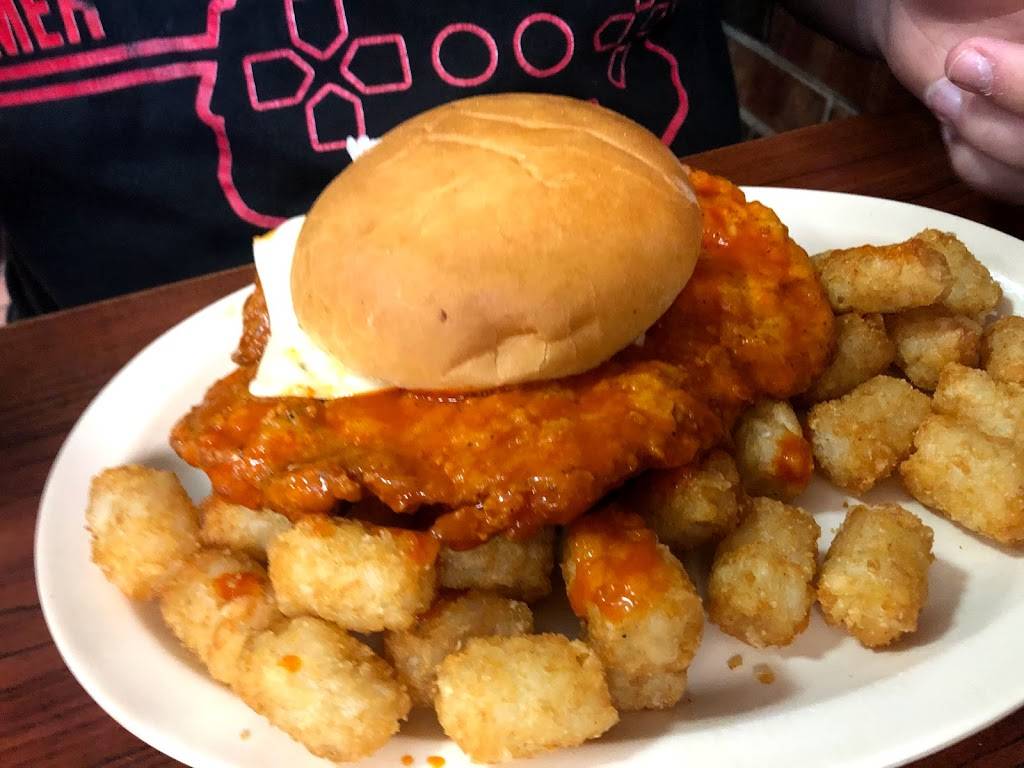 Big Rigs | restaurant | 1303 SE Grand Dd Hwy, Faucett, MO 64448, USA | 8162380582 OR +1 816-238-0582