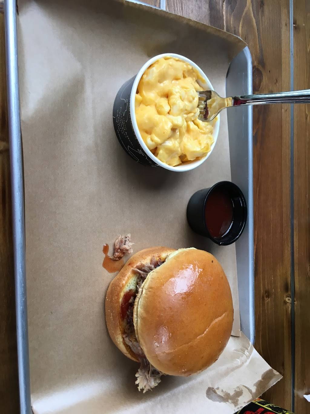 Dickeys Barbecue Pit | restaurant | 3784 Parkway Ste 101, Pigeon Forge, TN 37863, USA | 8659080096 OR +1 865-908-0096