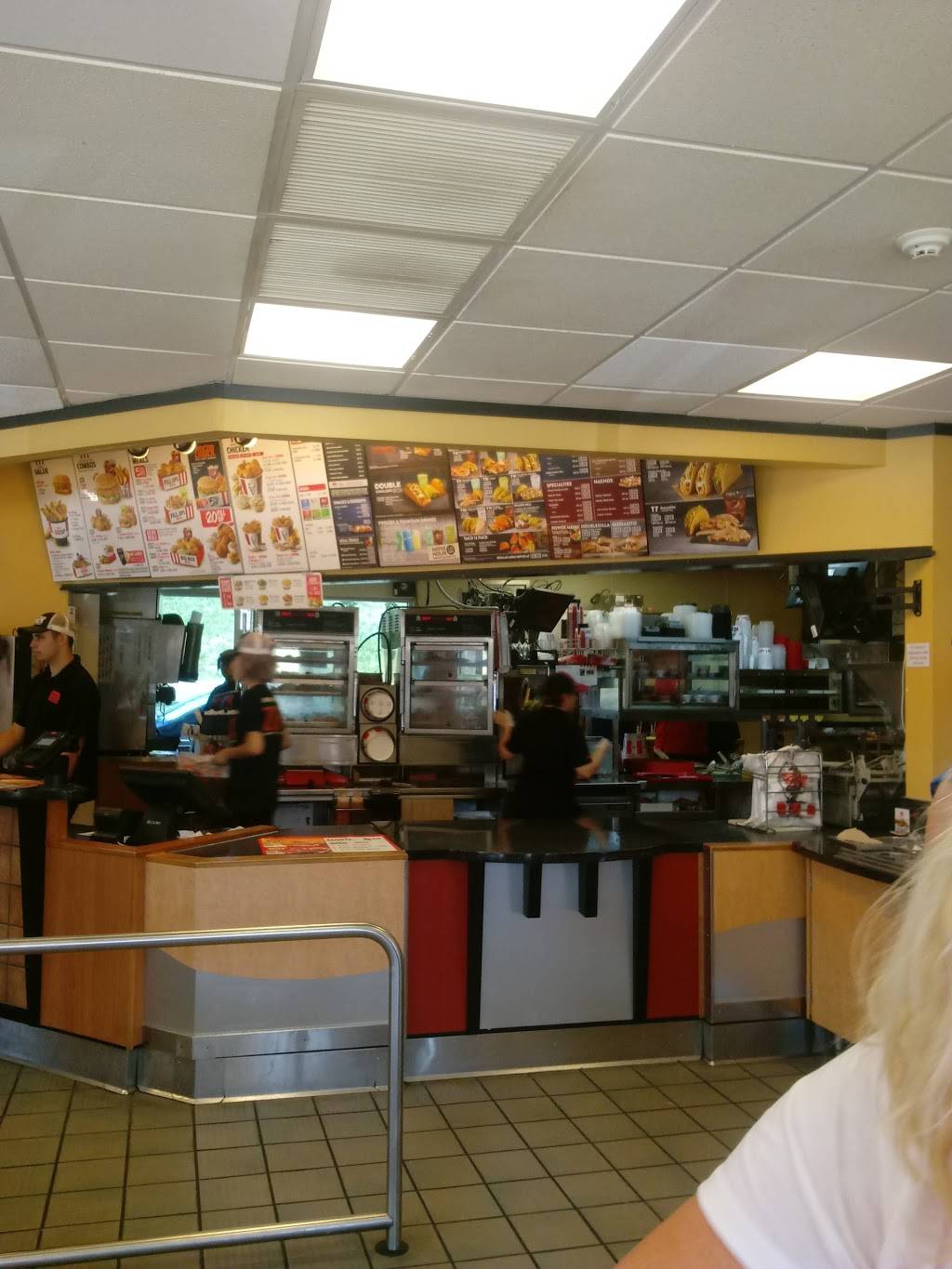 Taco Bell | meal takeaway | 1305 Mercantile Dr, Highland, IL 62249, USA | 6186546451 OR +1 618-654-6451