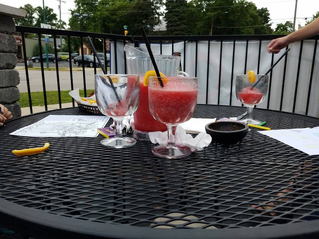 El Mariachi | restaurant | 102 E Madison St, Lake Mills, WI 53551, USA | 9206482985 OR +1 920-648-2985