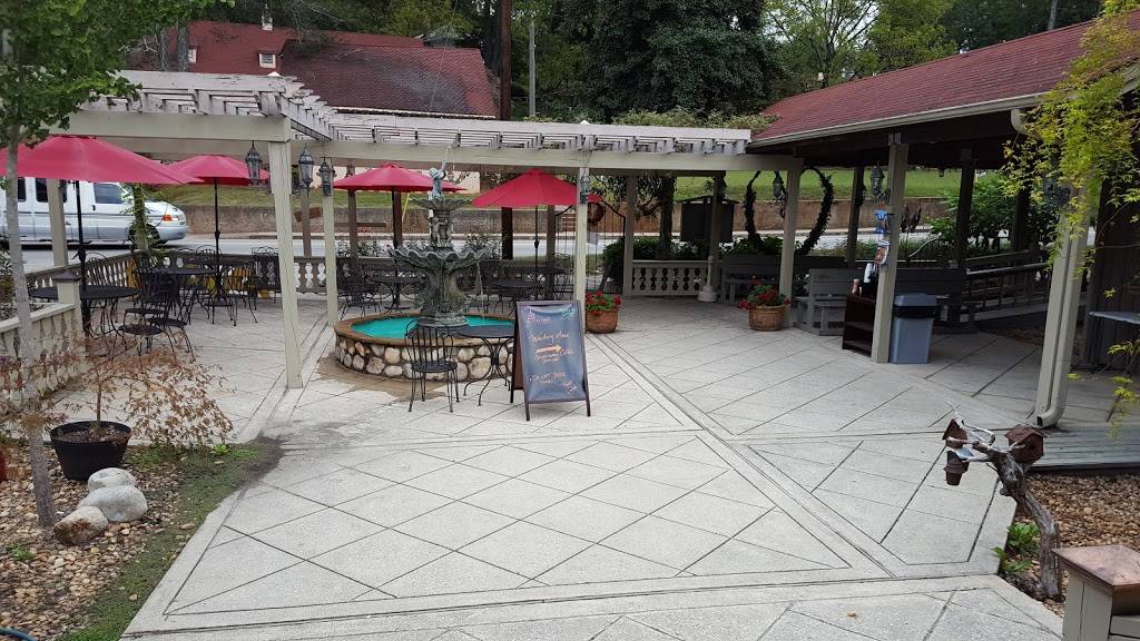 Cimmis Courtyard Cafe | restaurant | 8797 N Main St, Helen, GA 30545, USA | 7068786037 OR +1 706-878-6037