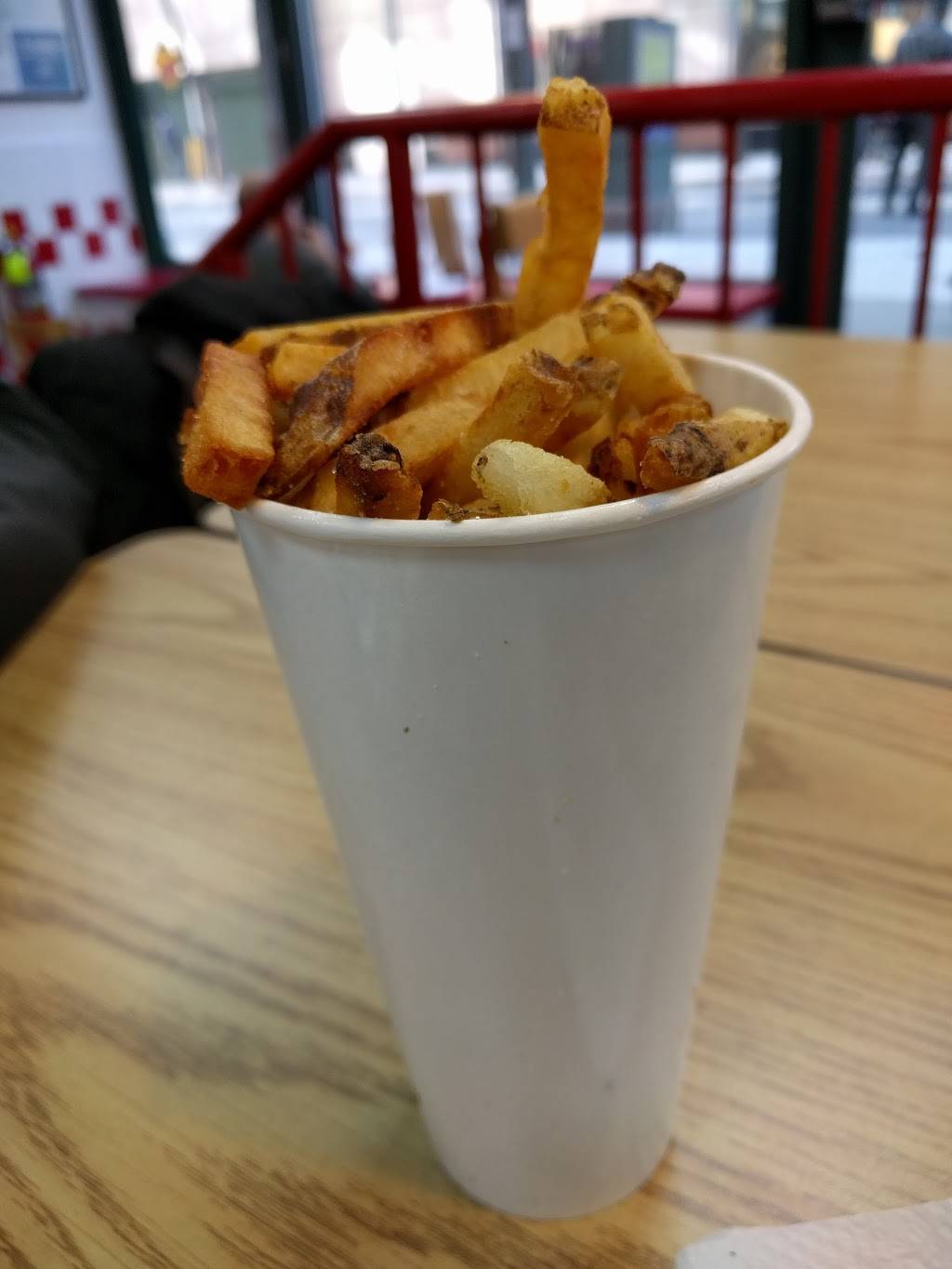 Five Guys | meal takeaway | 2 MetroTech Center, Brooklyn, NY 11201, USA | 7188529380 OR +1 718-852-9380