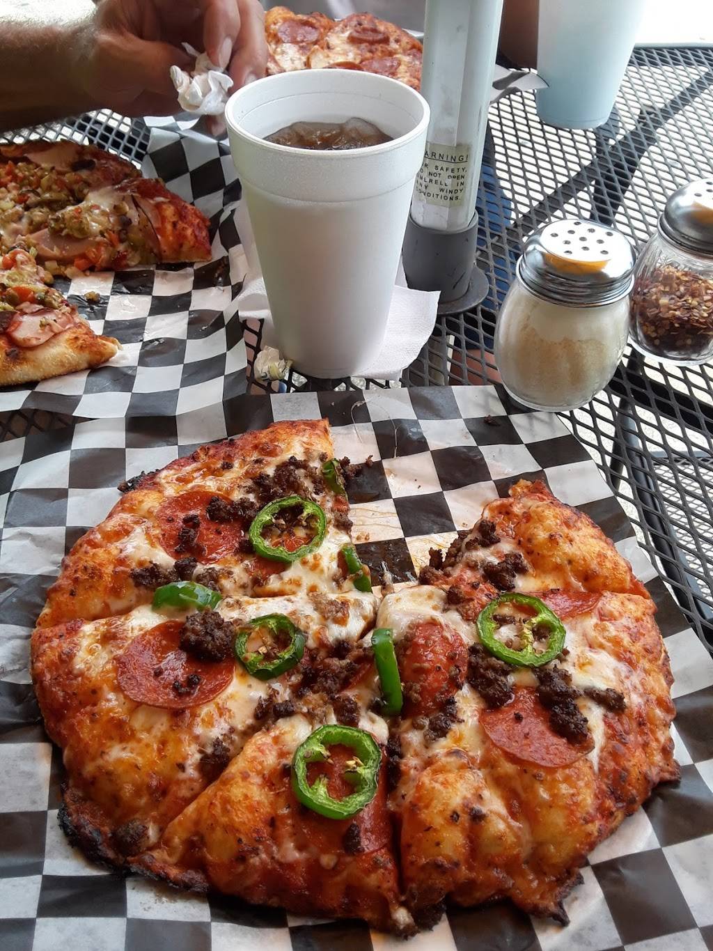 LA Pizza Mia | restaurant | 616 S Lewis St, New Iberia, LA 70560, USA | 3373594999 OR +1 337-359-4999