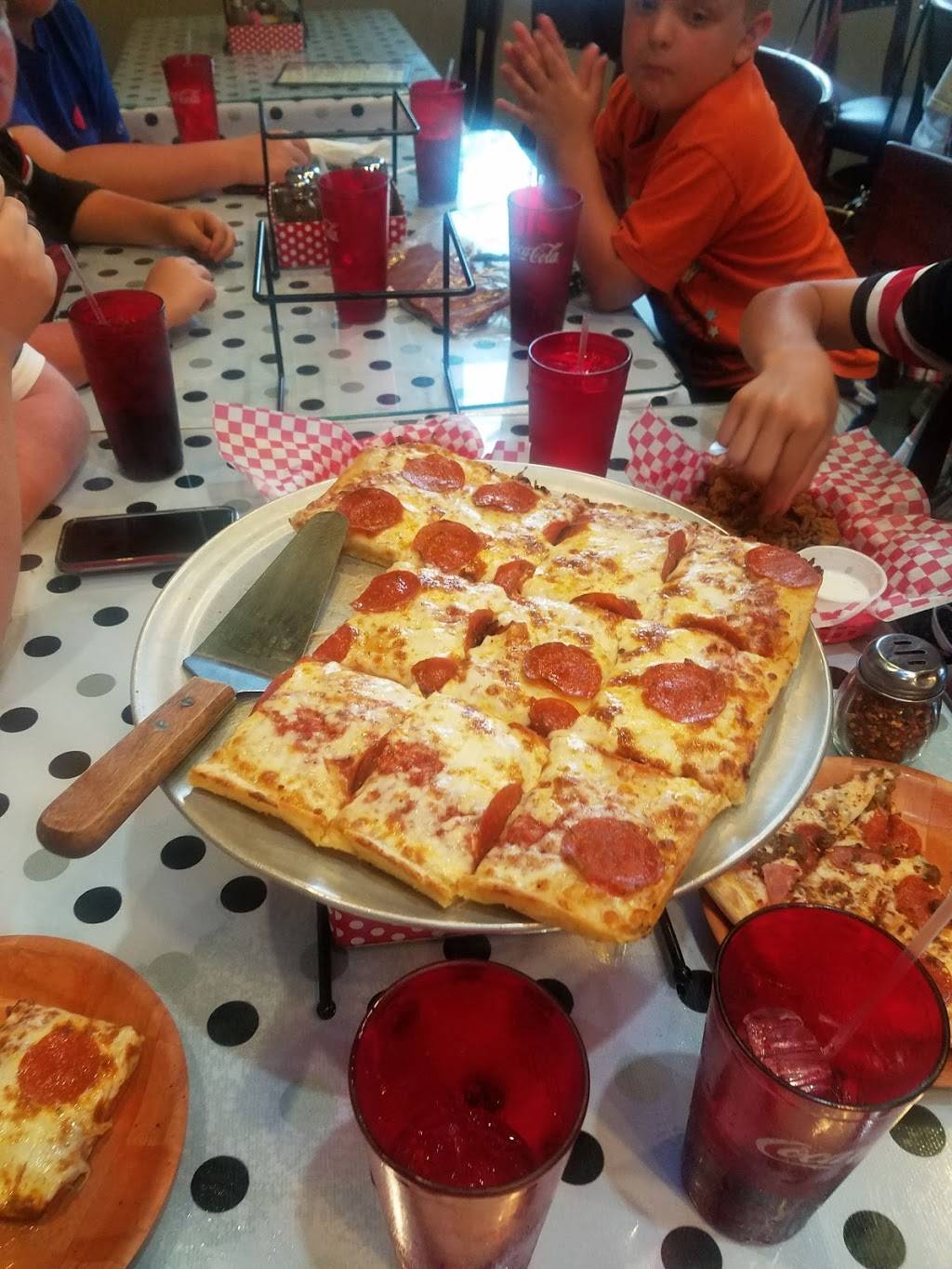 RazorHawg Pizza | 4093 W Sunset Ave, Springdale, AR 72762, USA