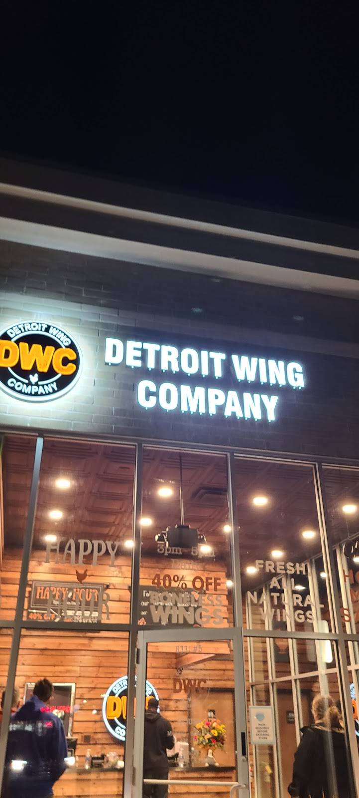 Detroit Wing Company - Restaurant | 6331 S Saginaw St, Grand Blanc Twp
