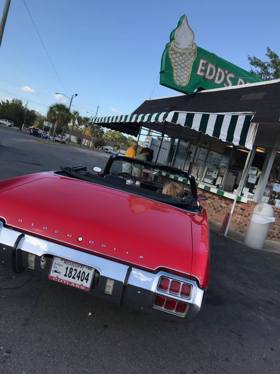 Edds Drive-In | meal takeaway | 3834 Market St, Pascagoula, MS 39567, USA | 2287622177 OR +1 228-762-2177