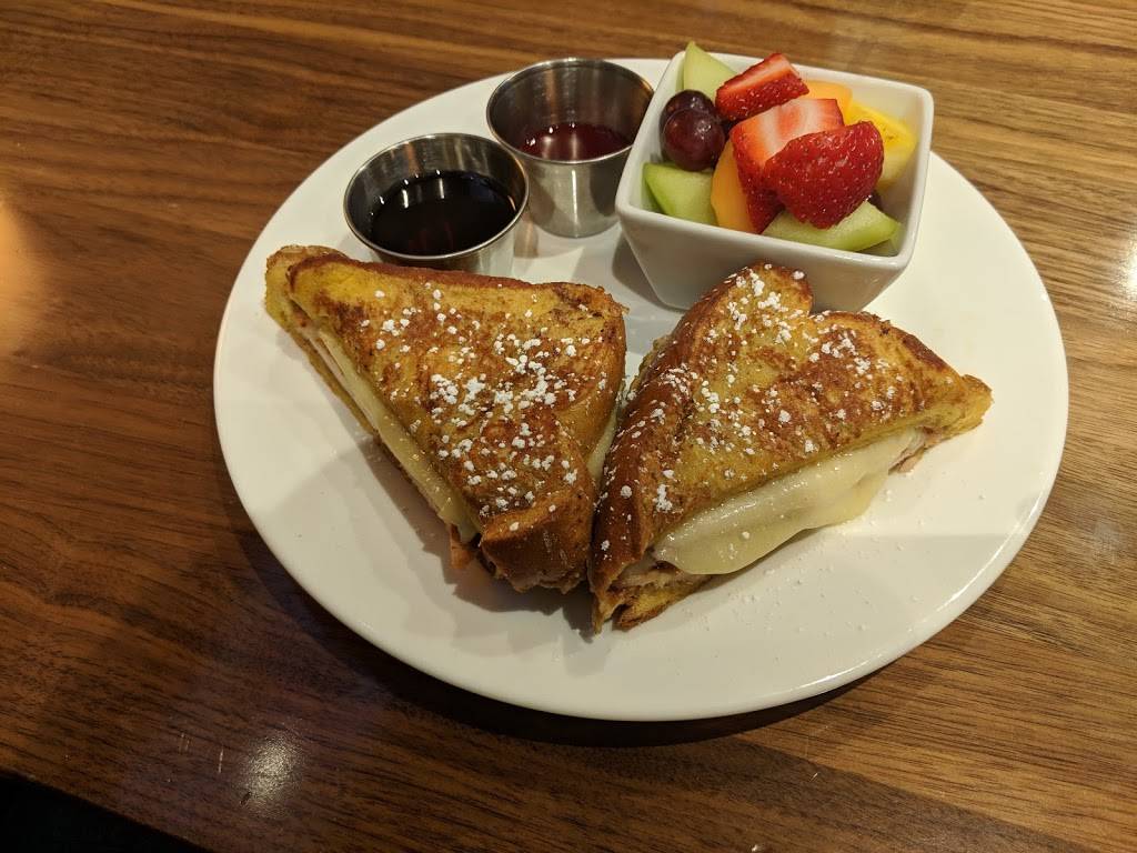 Hy-Vee Market Grille Express | restaurant | 301 NE Rice Rd, Lees Summit, MO 64086, USA | 8163473526 OR +1 816-347-3526