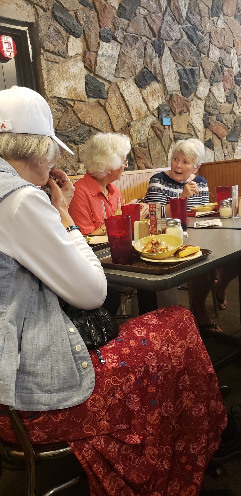 Godfathers Pizza | meal delivery | 3701 Gordon Dr, Sioux City, IA 51106, USA | 7122774240 OR +1 712-277-4240
