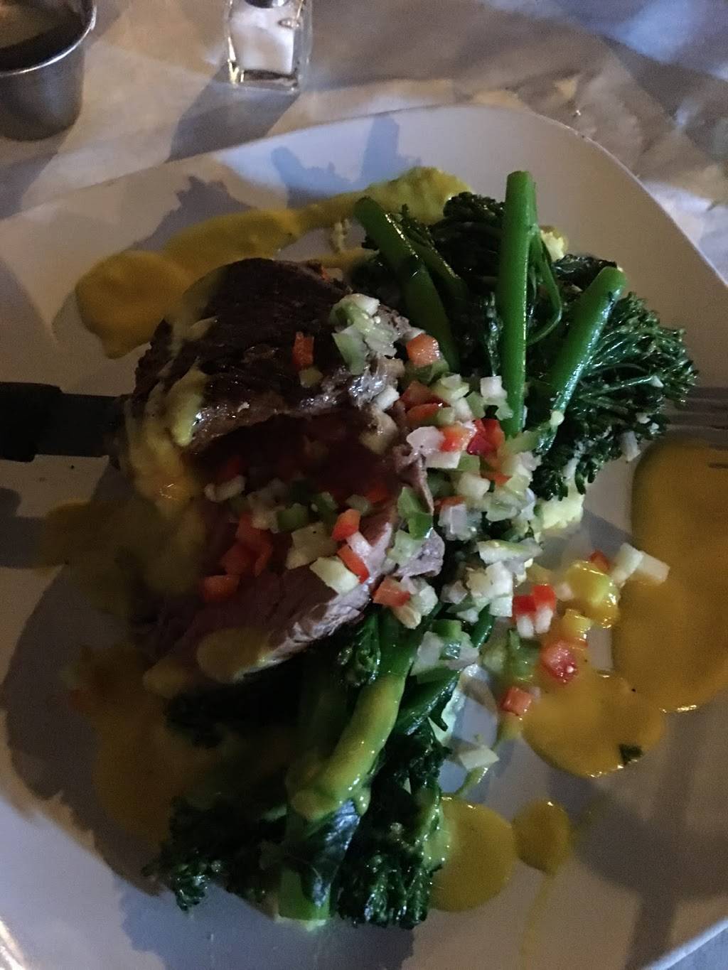 Sammys Primetime Restaurant and Tavern | restaurant | 121 W Austin St, Jefferson, TX 75657, USA | 9036657000 OR +1 903-665-7000