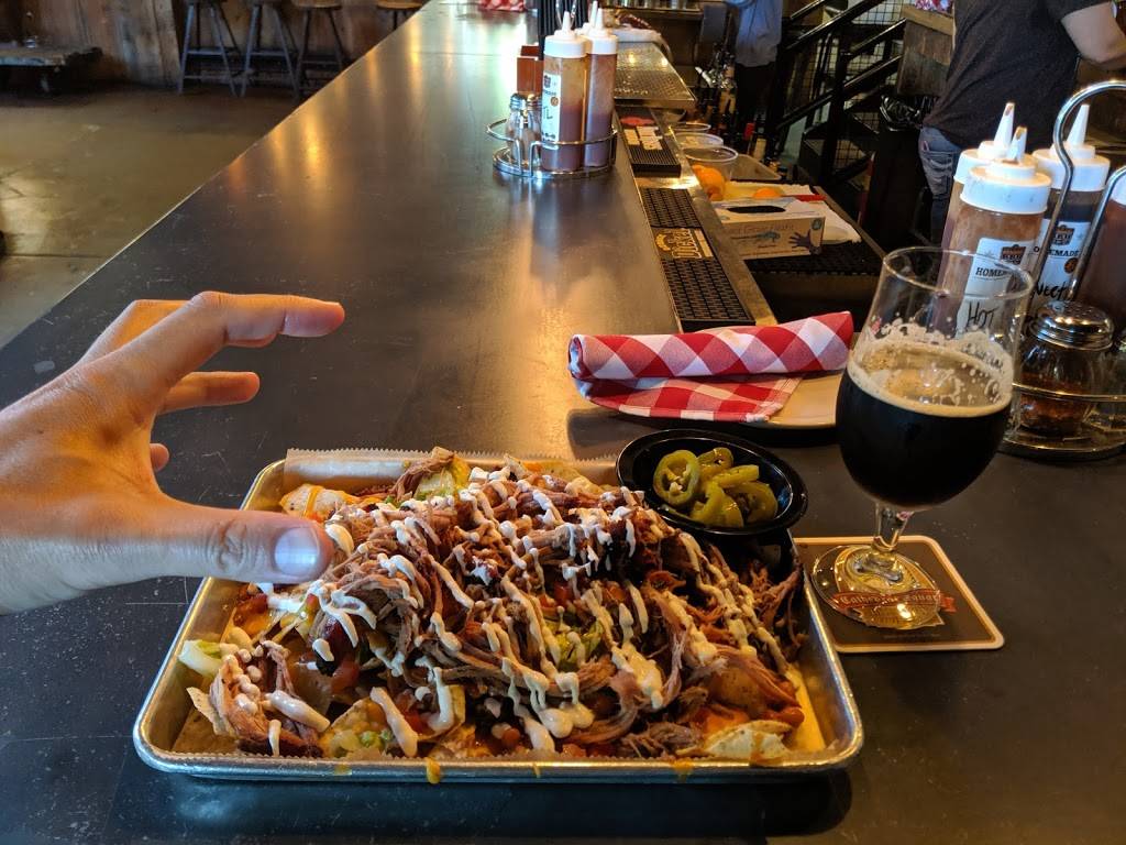 Hendricks BBQ | restaurant | 1200 S Main St, St Charles, MO 63301, USA | 6367248600 OR +1 636-724-8600
