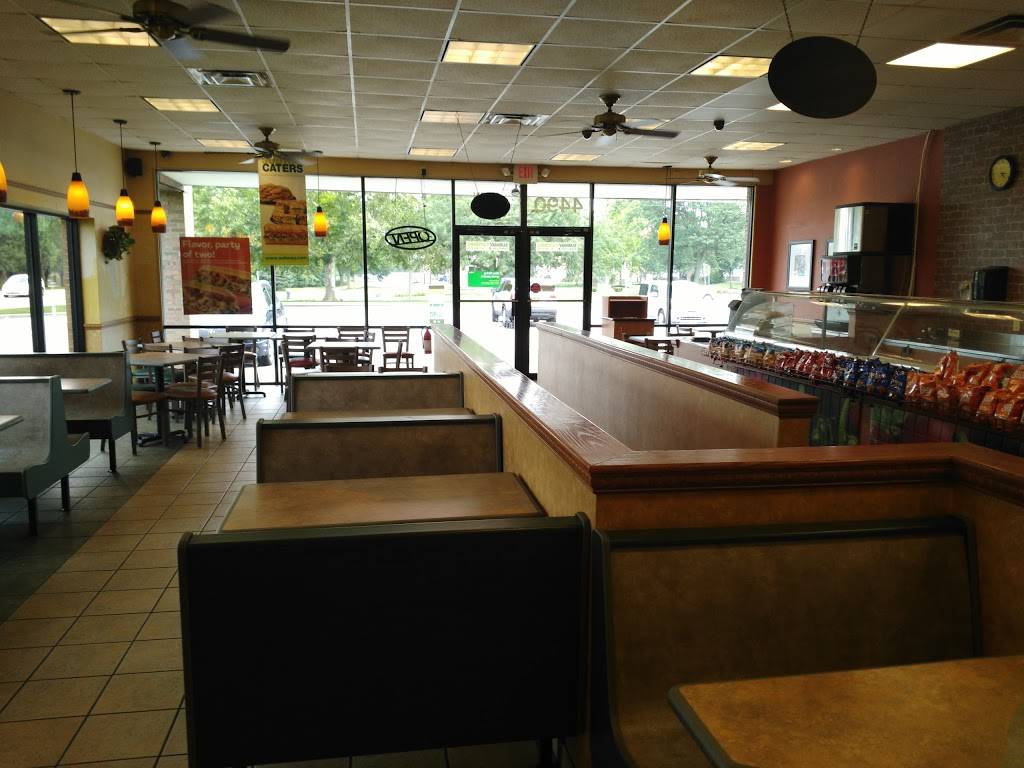 Subway - Restaurant | 4490 Cemetery Rd, Hilliard, OH 43026, USA