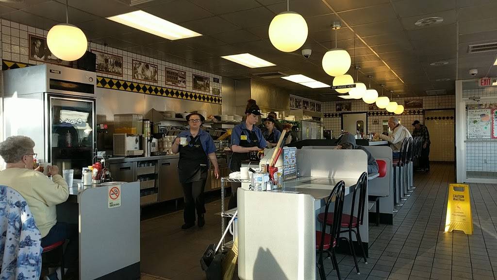 Waffle House | meal takeaway | 1208 S Madison St, Webb City, MO 64870, USA | 4176739399 OR +1 417-673-9399