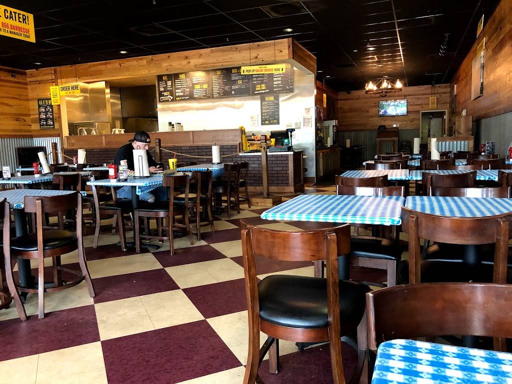Dickeys Barbecue Pit | restaurant | 2345 Madison St, Clarksville, TN 37043, USA | 9313683030 OR +1 931-368-3030