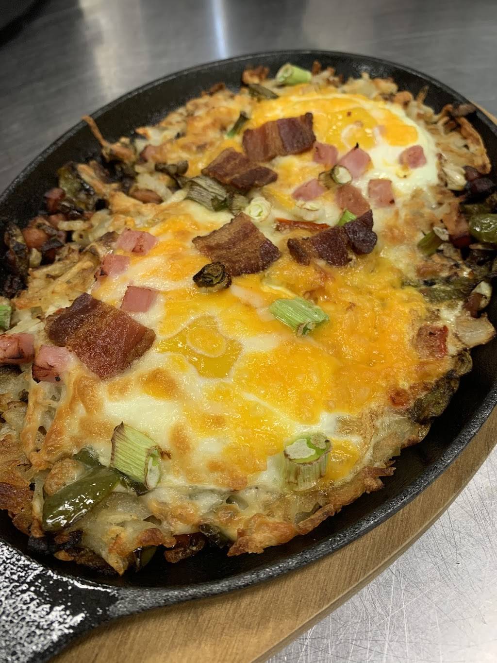 Kamis Place | restaurant | 5012 Helen Hwy, Sautee Nacoochee, GA 30571, USA | 7063481431 OR +1 706-348-1431