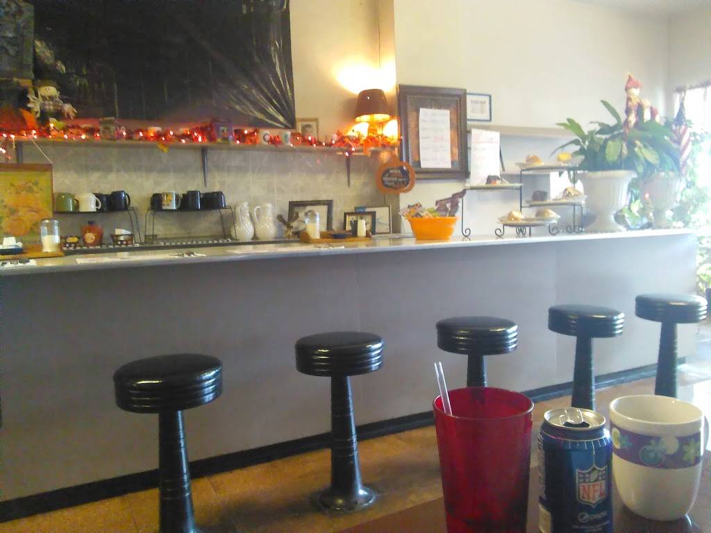 Hometown Restaurant | restaurant | 309 E 4th Ave, Tarentum, PA 15084, USA | 7242260888 OR +1 724-226-0888