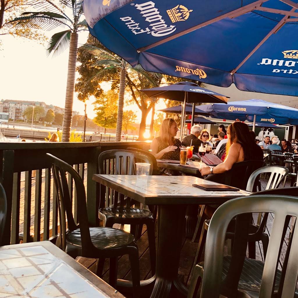 Annies sur le lac | restaurant | 76 Rue Sainte-Anne, Sainte-Anne-de-Bellevue, QC H9X 1L8, Canada | 5144570599 OR +1 514-457-0599