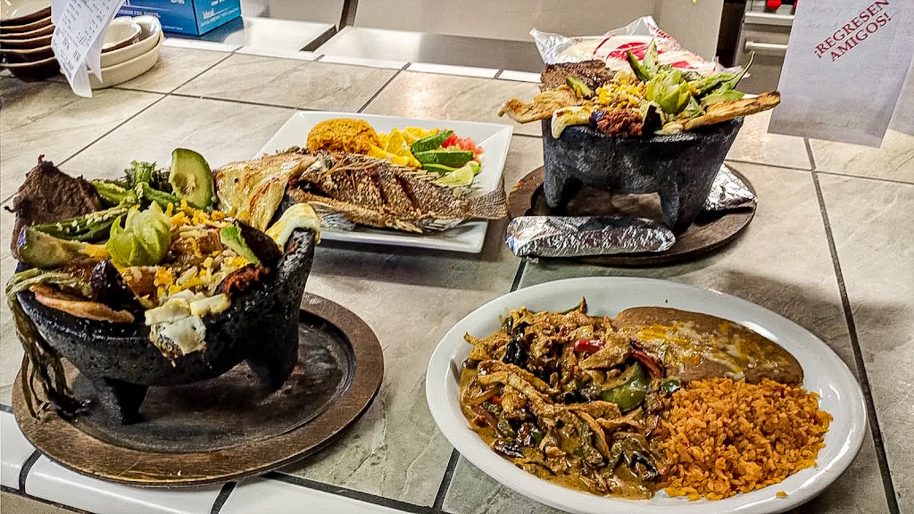 Las Catrinas Mexican Restaurant & Cantina | restaurant | 520 Main St, Wellsville, KS 66092, USA | 7858832496 OR +1 785-883-2496
