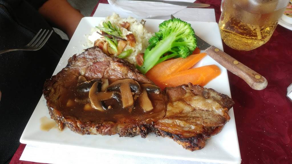 Cedar Valley Golf & Country Club & The Clubhouse Cafe Restaurant