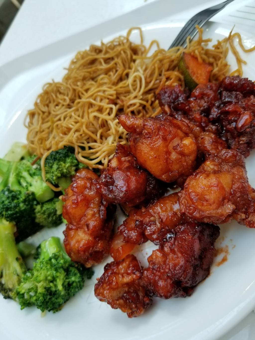 Shanghai 360 | restaurant | 3035 Boulevard le Carrefour, Laval, QC H7T 1C8, Canada | 4506821330 OR +1 450-682-1330