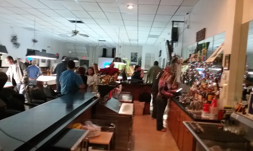 Shotmakers Sports Bar and Billiards Restaurant 533 Plaza Cir