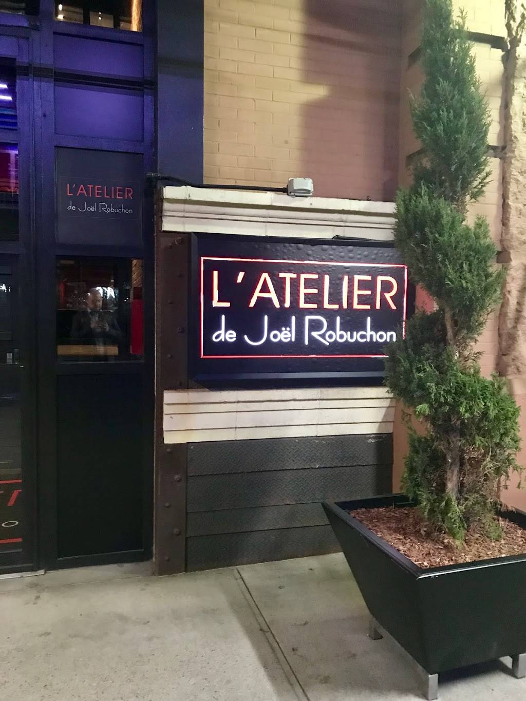 LE GRILL de Joël Robuchon | restaurant | 85 10th Ave, New York, NY 10011, USA | 2124888885 OR +1 212-488-8885