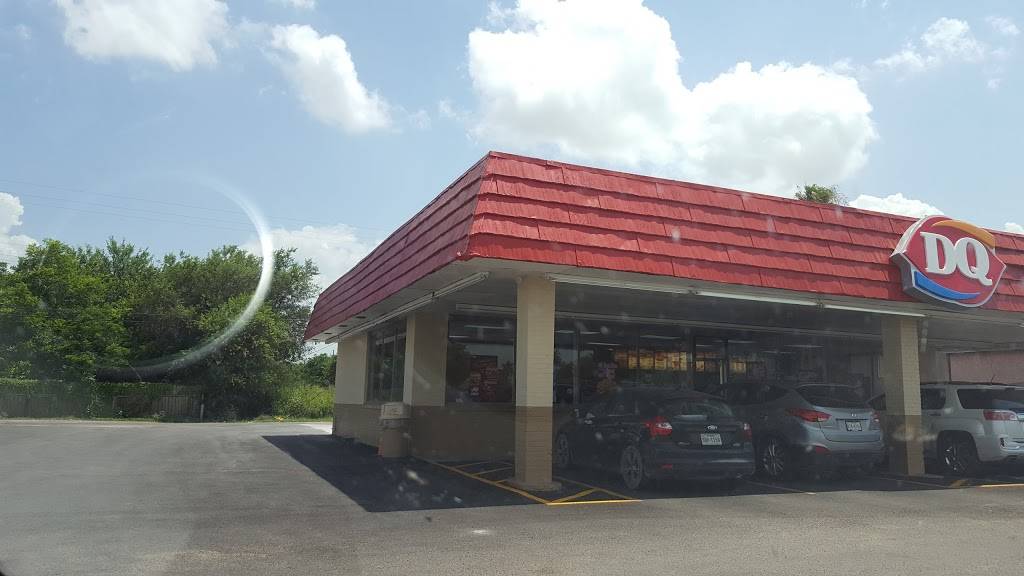 Dairy Queen Store | restaurant | 715 E King Ave, Kingsville, TX 78363, USA | 3615929471 OR +1 361-592-9471