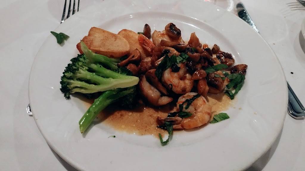 Tarantino Restaurant & Bar | restaurant | 30 Railroad Pl, Westport, CT 06880, USA | 2034543188 OR +1 203-454-3188
