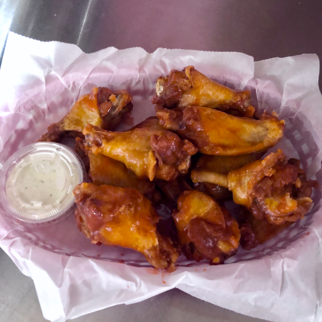 Papa Bs Wing Shack | restaurant | 110 N Allen St, Montgomery City, MO 63361, USA | 5735743099 OR +1 573-574-3099