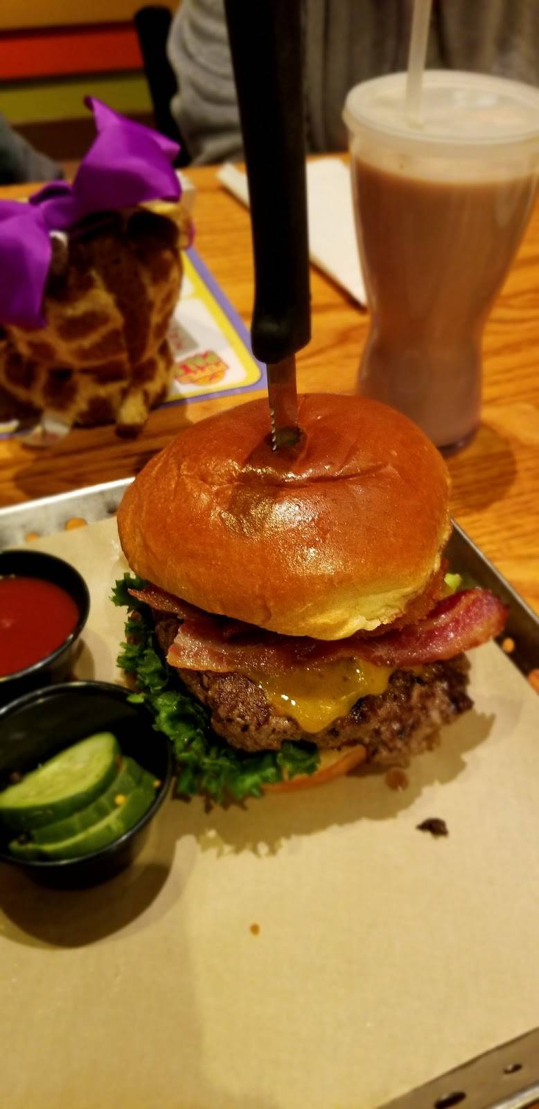 Chilis Grill & Bar | meal takeaway | 15201 Trenton Rd, Southgate, MI 48195, USA | 7342811624 OR +1 734-281-1624