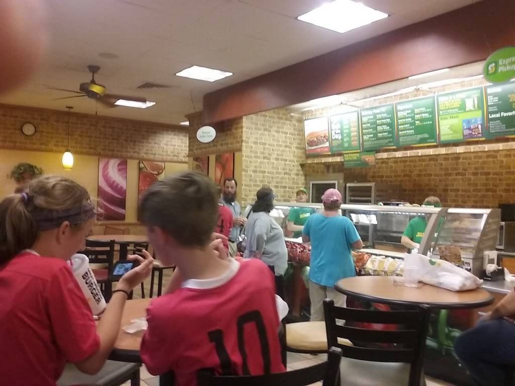 Subway | restaurant | 241 N Main St, Chase City, VA 23924, USA | 4343720355 OR +1 434-372-0355