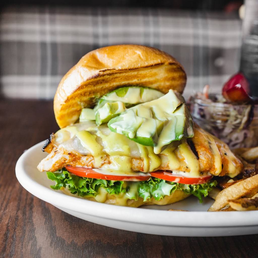 La Belle & La Boeuf Burger Bar | restaurant | 510 Promenade Du Centropolis, Laval, QC H7T 3C2, Canada | 4509348777 OR +1 450-934-8777