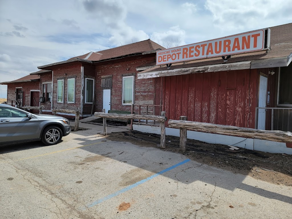 The Medicine Mound Depot Restaurant | restaurant | 1802 US-287, Quanah, TX 79252, USA | 9406635619 OR +1 940-663-5619